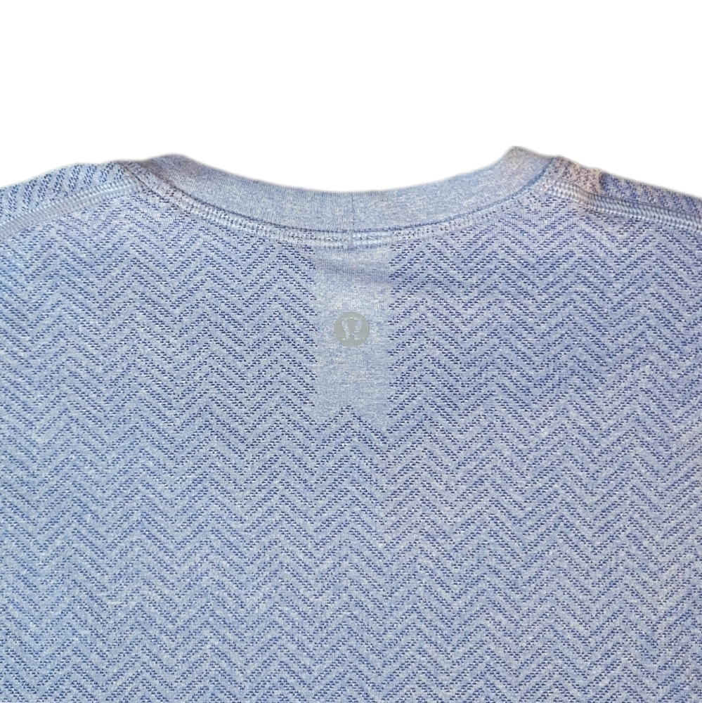 Lululemon \ Metal Vent Tech Short-Sleeve T Shirt / L / Admiral & Starch Blue - Picture 6 of 6